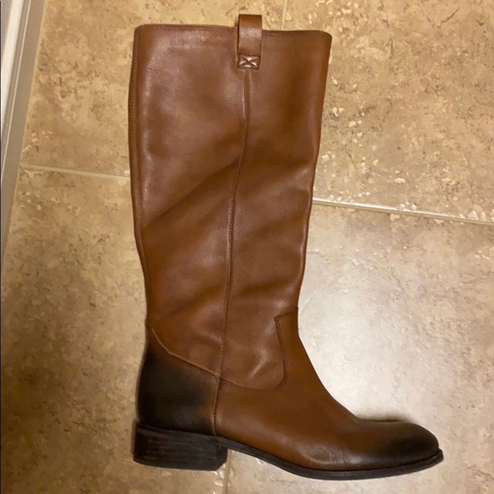 Jessica Simpson riding boots